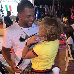 Meet your Posher, Carlos